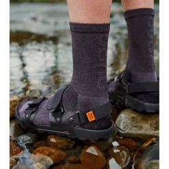 Schoenen < QUOC x Restrap Sandalen - zwart