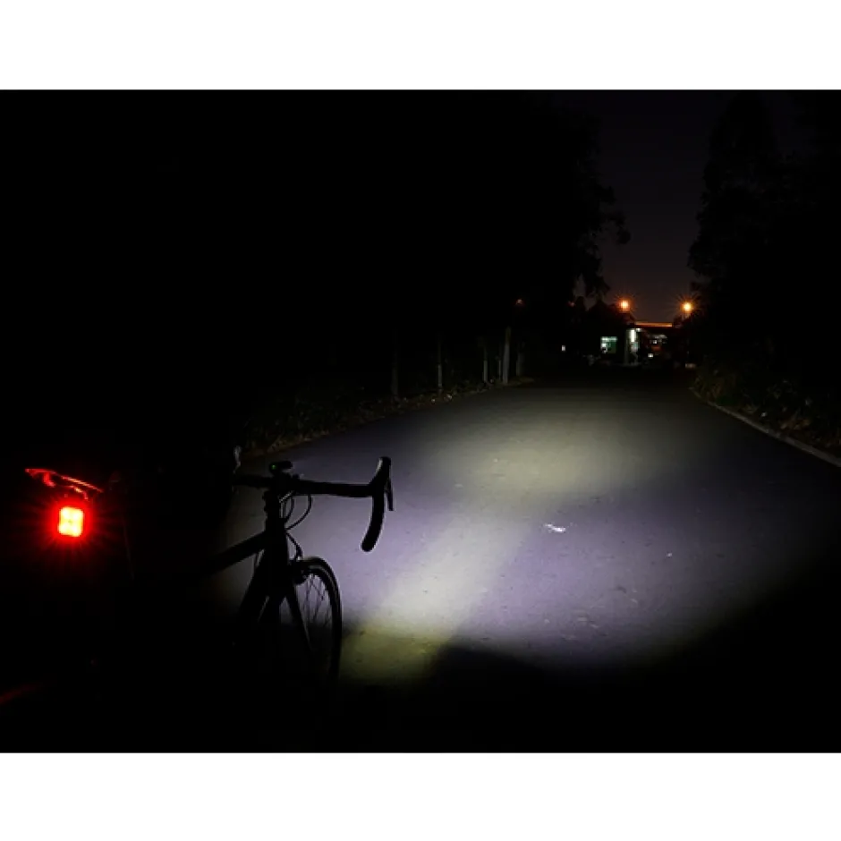 Voorlampen|Verlichting < Ravemen CR450 Fietslamp Vooraan - Zwart