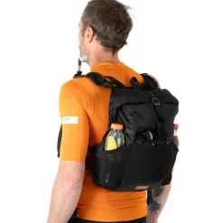 Restrap Rolltop Vochtregulerende vest 14L + drinkzak 2L - black