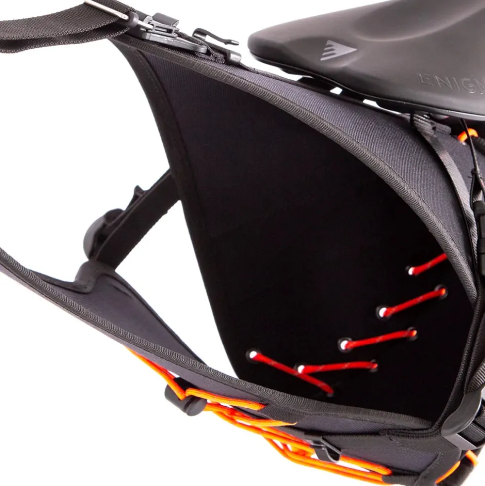 Restrap Zadeltas - 14L - zwart/oranje