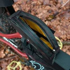 Frametassen|Top Tube Bag < Revelate Designs Jerrycan EcoPac Bovenbuis Tas - Regular 600ml - Zwart