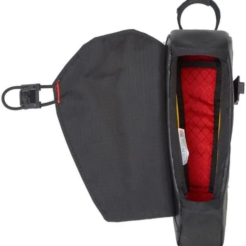Frametassen|Top Tube Bag < Revelate Designs Mag Tank Bolt On EcoPac Bovenbuis Tas 1L - Zwart
