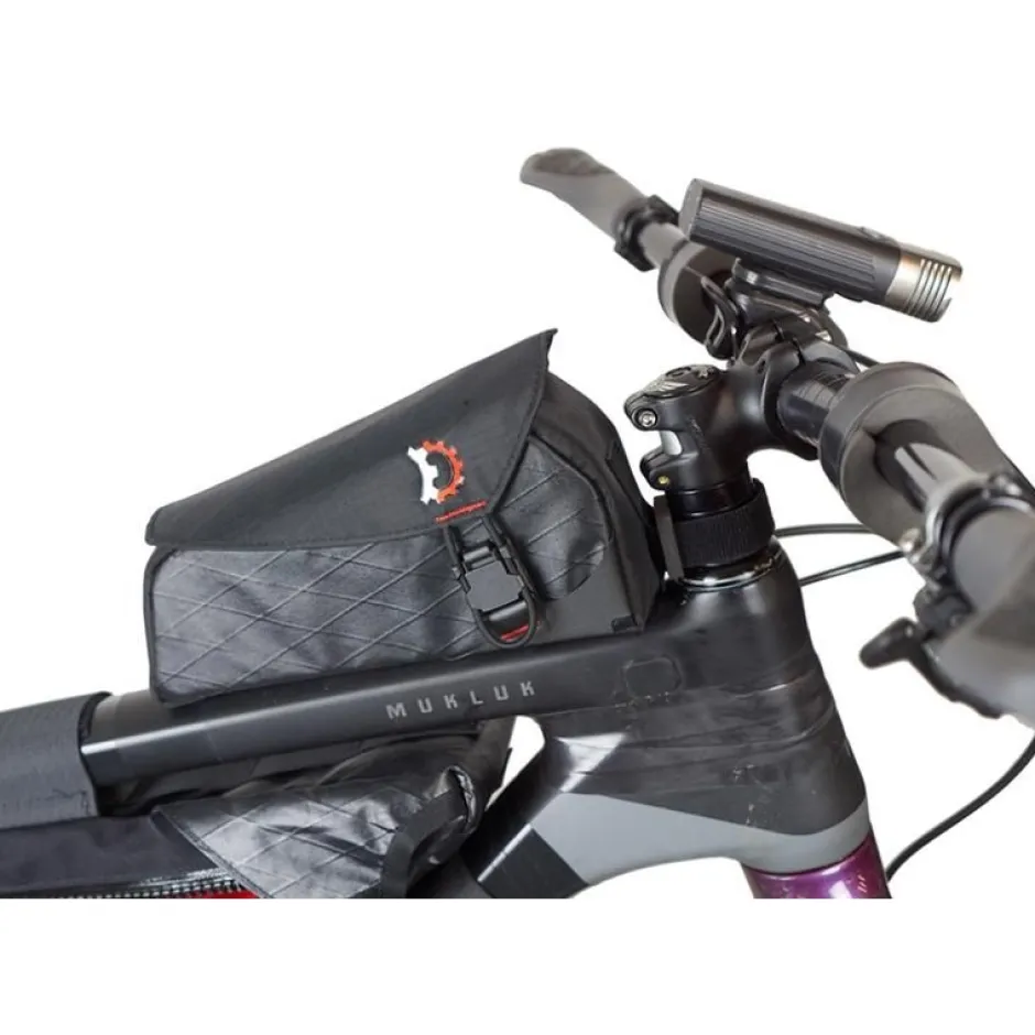 Frametassen|Top Tube Bag < Revelate Designs Mag Tank Bolt On EcoPac Bovenbuis Tas 1L - Zwart