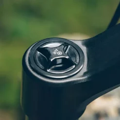 Verende Voorvorken|E-Bike Verende Voorvorken < RockShox LYRIK Ultimate Voorvork | Charger 3.1 RC2 | D2 - 29" | 160mm | 44mm Offset | 15x110mm - electric red