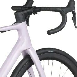 Endurance Racefietsen < SCOTT ADDICT 20 - Carbon Racefiets - 2026 - violet pink