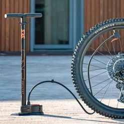 Vloerpompen < SKS Air-X-Plorer 10.0 Floor Pump