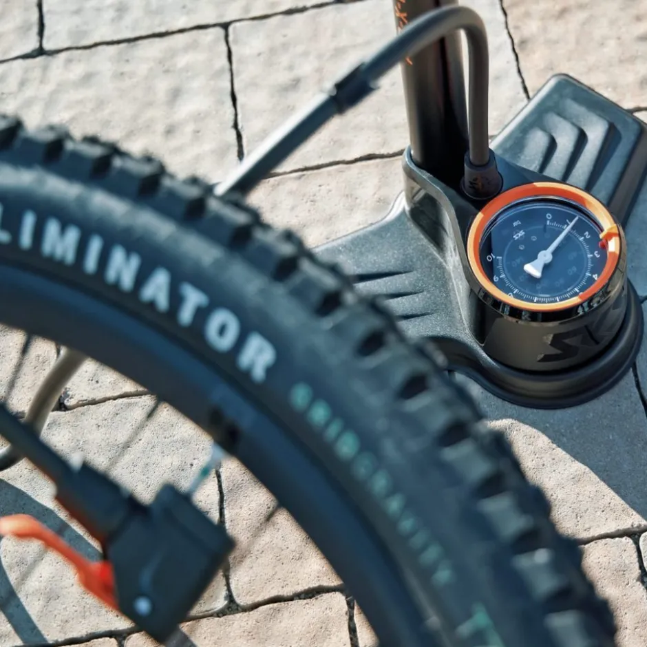 Vloerpompen < SKS Air-X-Plorer 10.0 Floor Pump