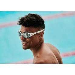 Zwembrillen|Zwembrillen < Speedo Futura Biofuse Flexiseal Zwembril - white/red/light smoke