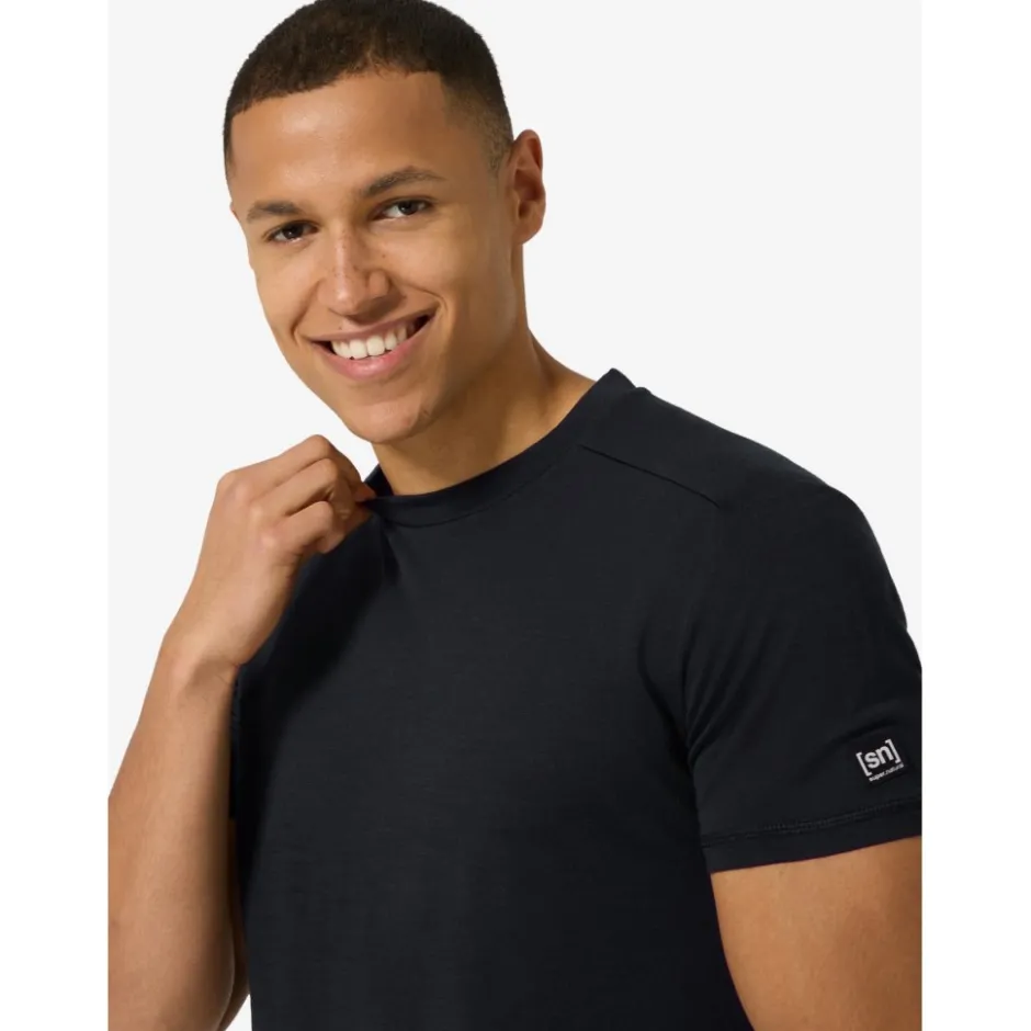 T-Shirts & Tops < SUPER.NATURAL Eentia T-hirt Heren - Jet Back
