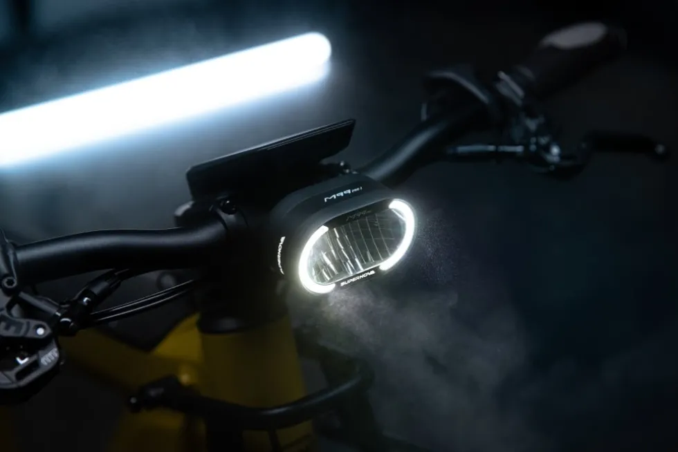 Supernova M99 Pro 2 Fietslamp Vooraan - E-45 - zwart