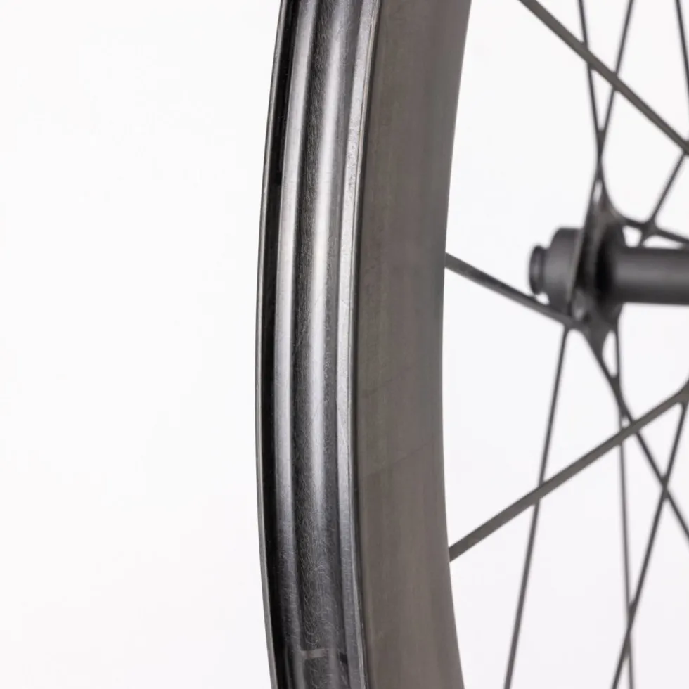 Syncros Capital SL Aero Achterwiel - 28" | Carbon | Hookless | Centerlock - 12x142mm - 80mm | SRAM XDR