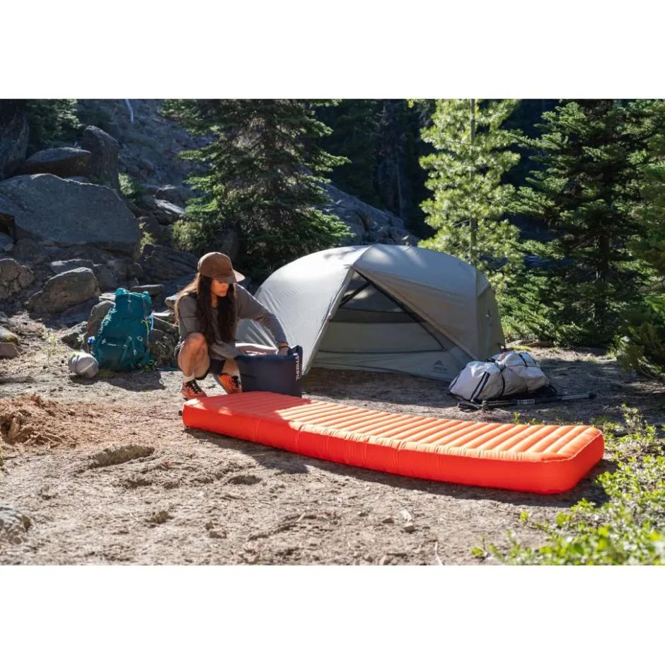 Slaapmatten < Therm-a-Rest NeoLoft Luchtbed - Regular Wide - Ember