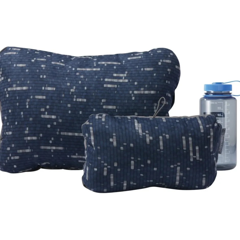 Slaapzakken < Therm-a-Rest Samendrukbaar kussen met trekkoord L - Warp Speed Print