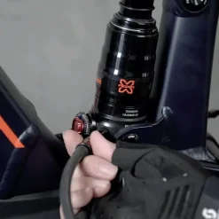 Voorvorkpompen < Topeak Pocket Shock Digital Shock Pump - zwart