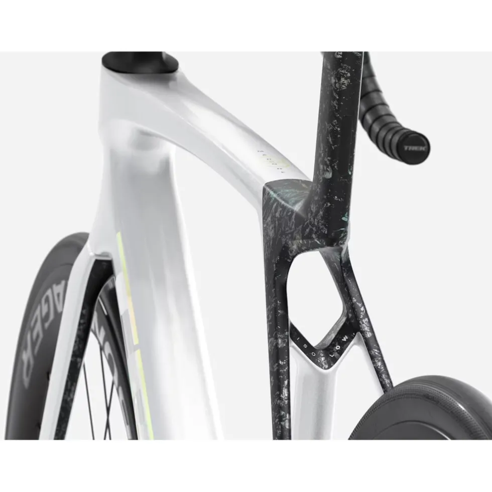 Trek MADONE SL 6 AXS GEN 8 - Carbon Racefiets - 2026 - Gloss Crystal White / Matte Deep