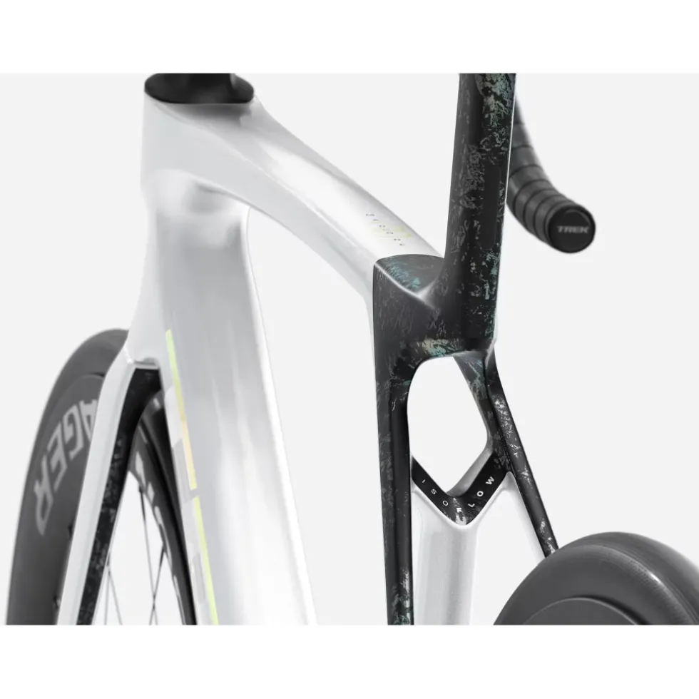 Trek MADONE SL 7 GEN 8 - Carbon Racefiets - 2026 - Gloss Crystal White / Matte Deep