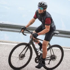 Wielrenbroeken < Vaude Posta Fietsshort Heren - zwart