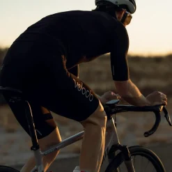 Bib Shorts|Wielrenbroeken < Velocio Concept Fiethort et brete Heren - Zwart