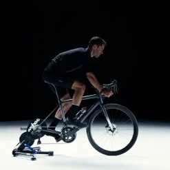 Fietstrainers|Rollerbanken < Wahoo Fitness Wahoo KICKR v6 WIFI - Direct Drive Hometrainer - zwart
