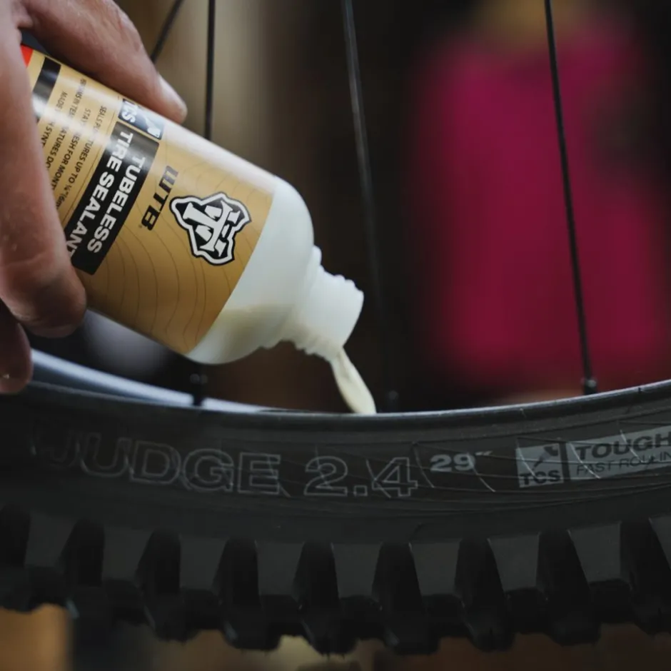 Banden Accessoires En Tubeless|Gereedschap En Onderhoud < WTB TCS Tubeless Tire Sealant - 946ml