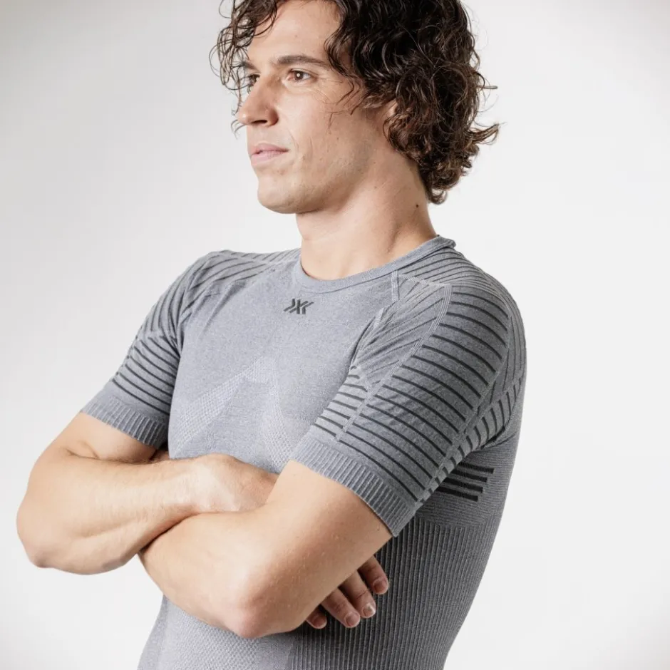 Baselayers|Ondergoed < X-Bionic Invent 4.0 T Round Neck Onderhed Heren - arctic white/dooite grey