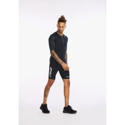 T-Shirts & Tops < 2XU Aero Tri Top Dame - zwart/wit