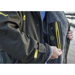 Accessoires|Zwemhulpmiddelen < Zone3 Oversize Heat-Tech Badjas - khaki