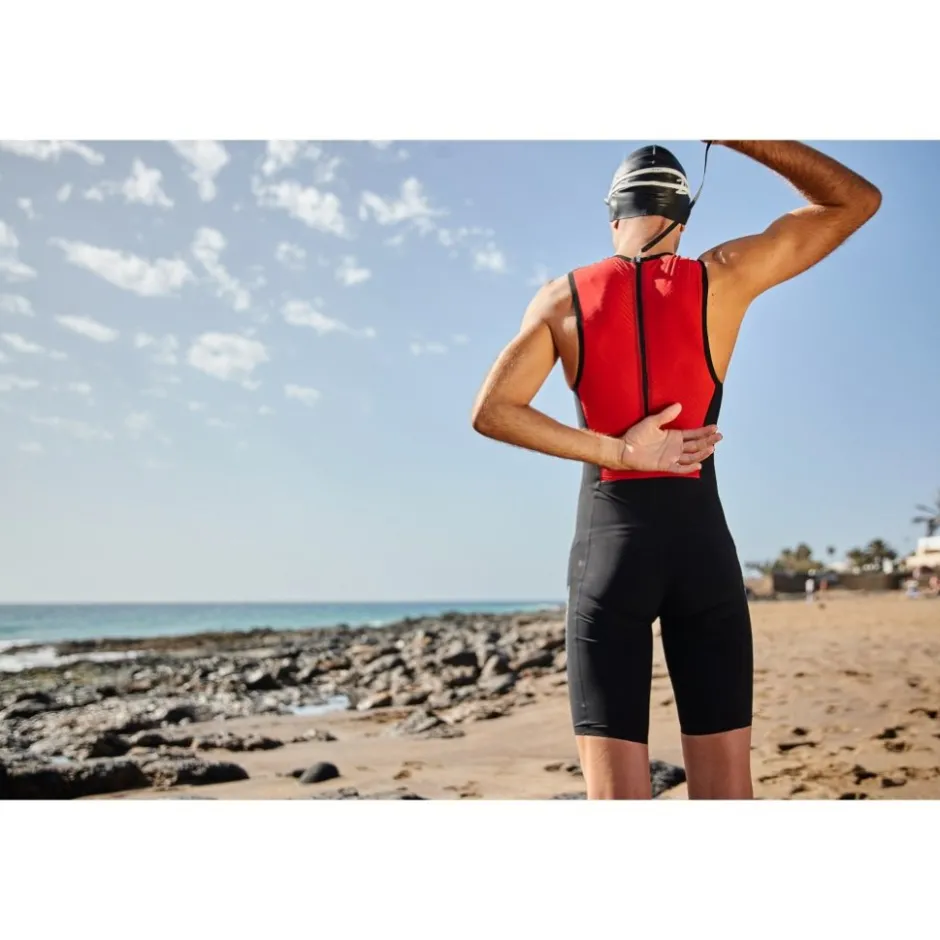 Wedstrijd Zwemkleding < Zone3 treaine Zwepak zonder ouwen Heren - zwart/rood